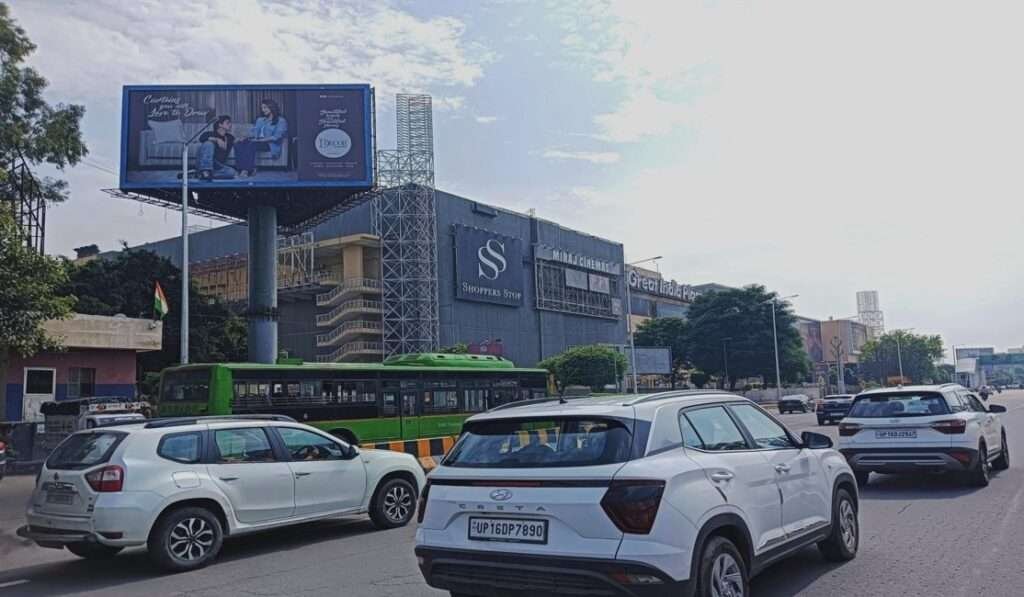 Noida Sector 18- TGIP Mall, – Near Gate 3 towards Film City