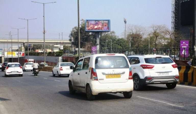 Noida Sector 18- TGIP Mall, – Near Gate 3  towards DPS